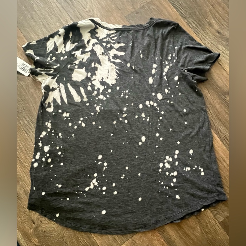 Torrid Size 0/12  Splatter T shirt